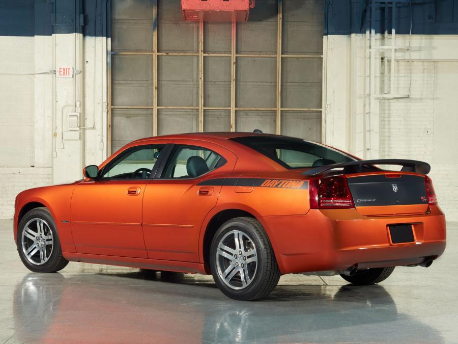  Dodge Charger R/T Daytona (LX) 2015 года  (фото 9 из 18)